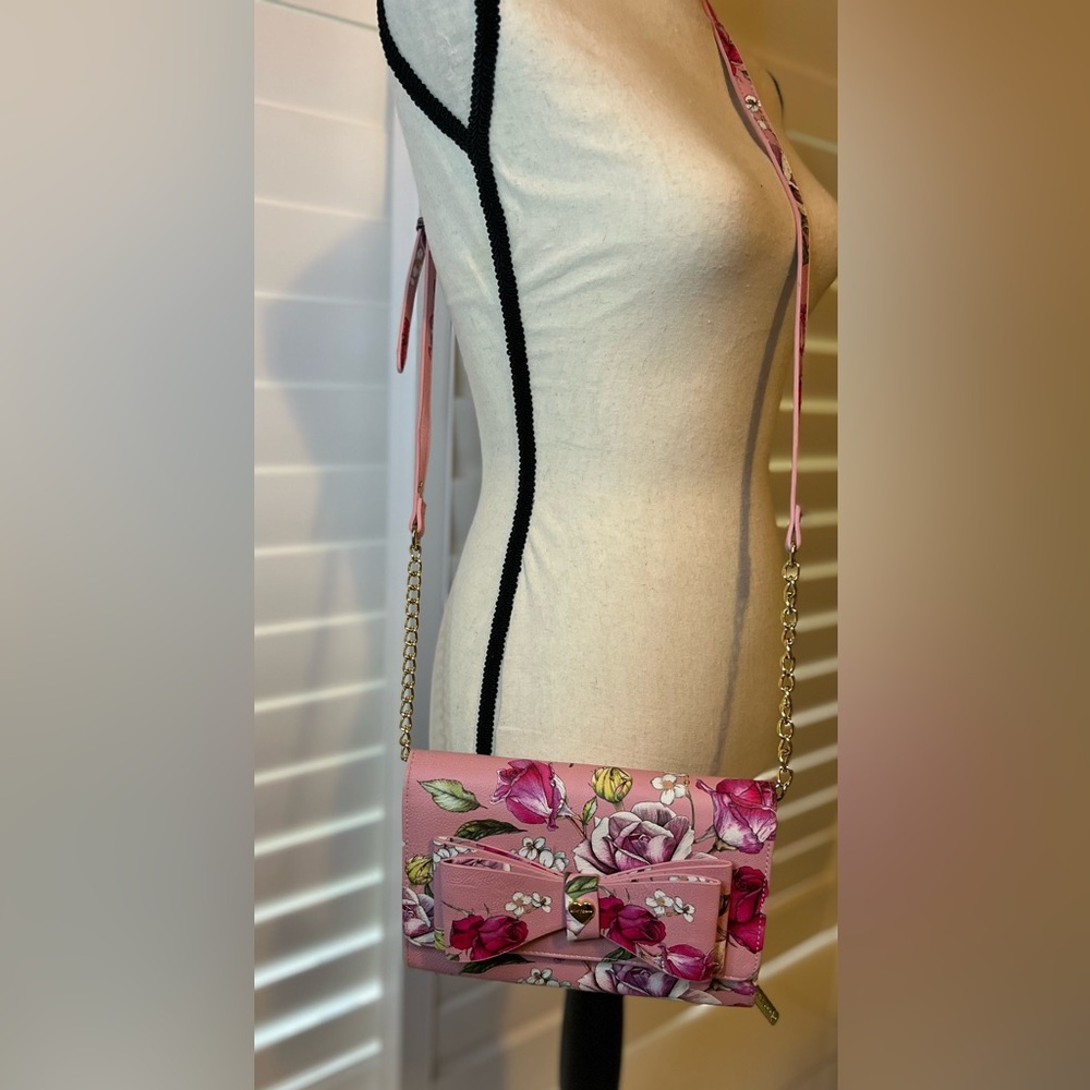 Betsey Johnson Floral Pink Crossbody Bag - Picture 9 of 9